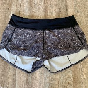 Lulu Lemon patterned running shorts with lining